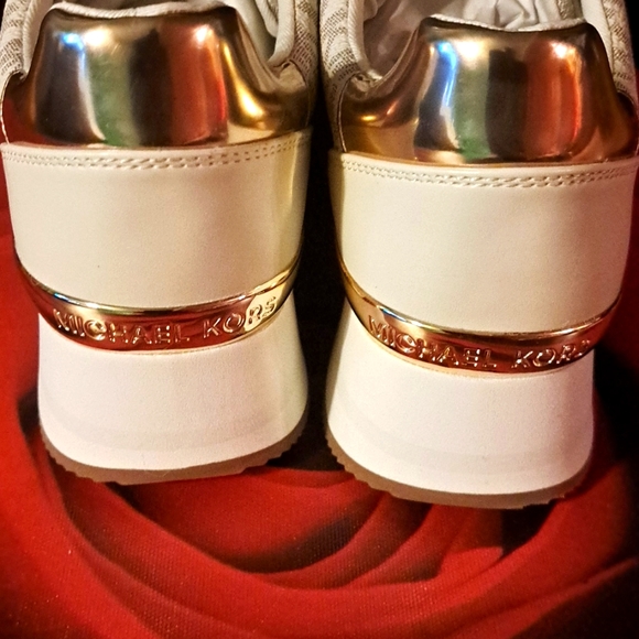 Michael Kors Monique Sneakers - Picture 7 of 8